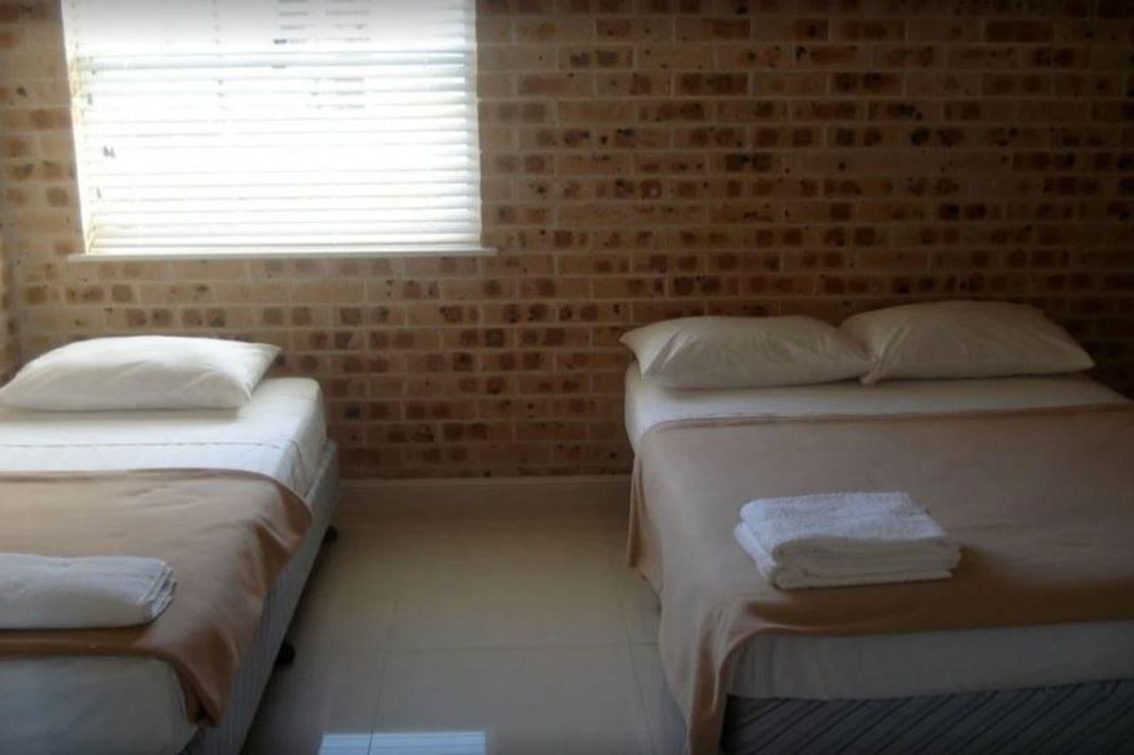 Manly House 2*