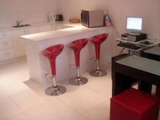 Manly House 2*